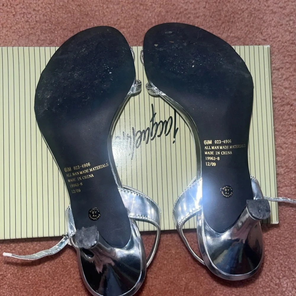 Silver heels - Picture 4 of 4